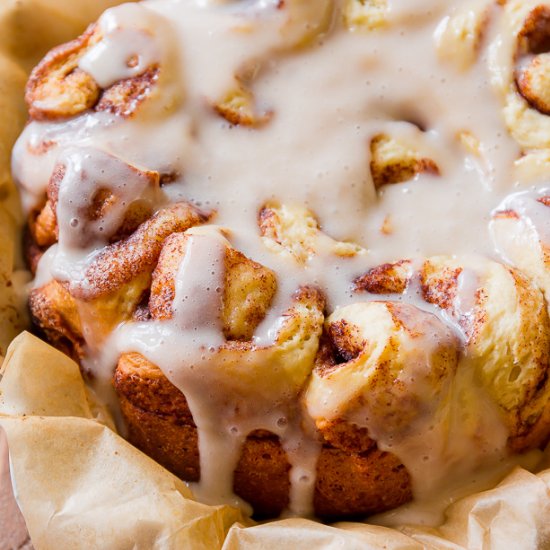 Easy Slow Cooker Cinnamon Rolls