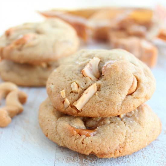 Salted Caramel Cashew Cookies