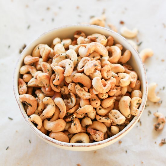 Spicy Rosemary Roasted Cashews