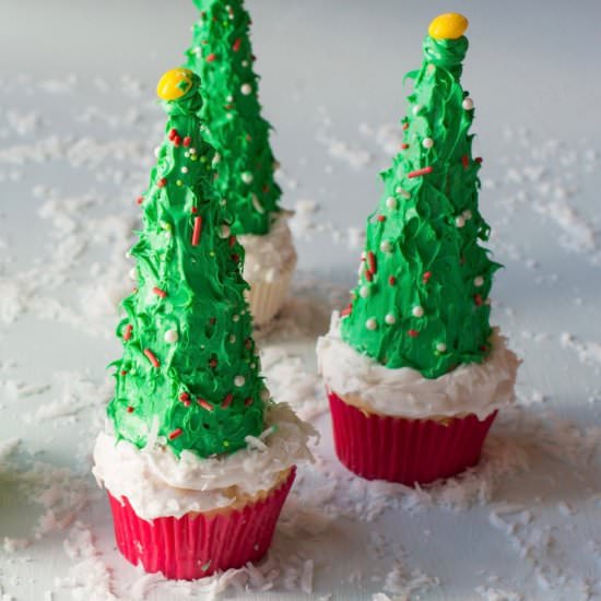 Vegan Christmas Tree Cupcakes