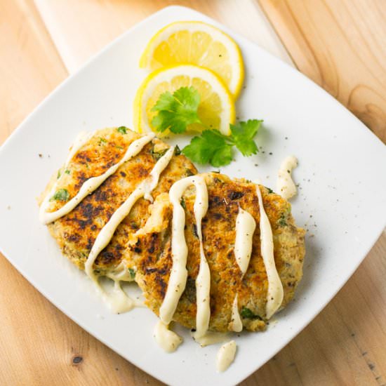 Salmon Cakes with Lemon Aioli