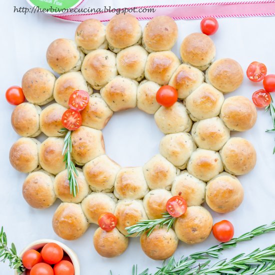 Garlic and Rosemary Bread Wreath