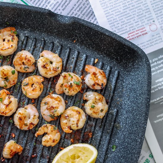 Grilled garlic shrimp with basil