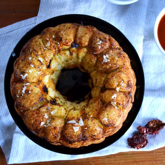 Pesto Sun-Dried Tomato Bread