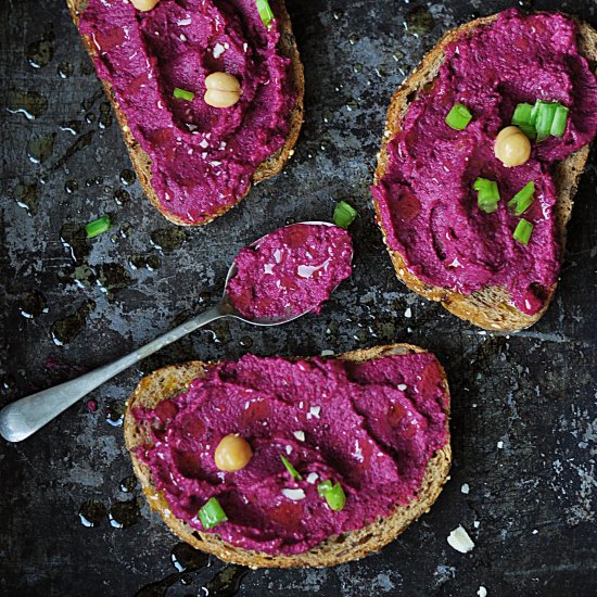 Beetroot hummus