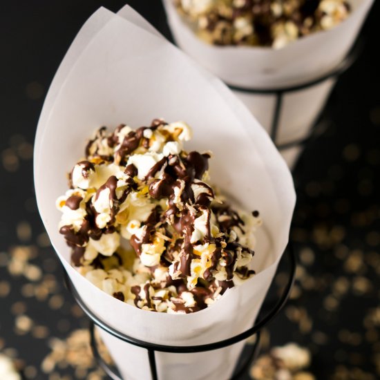 Healthy Coconut Chocolate Popcorn