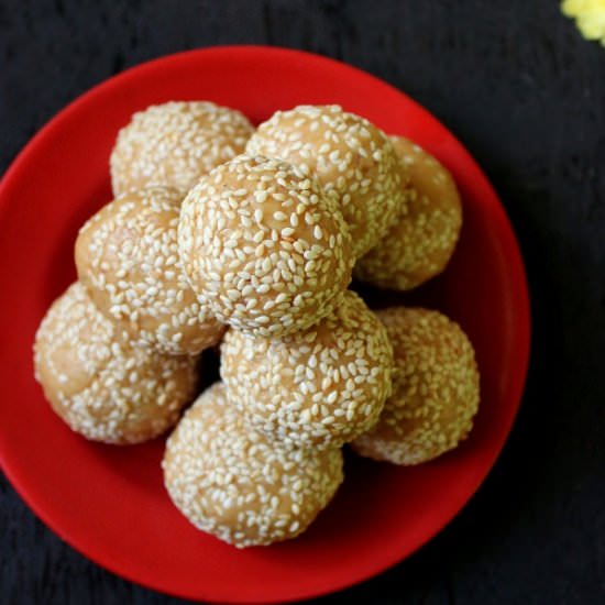 Til Nariyal Mawa ladoo