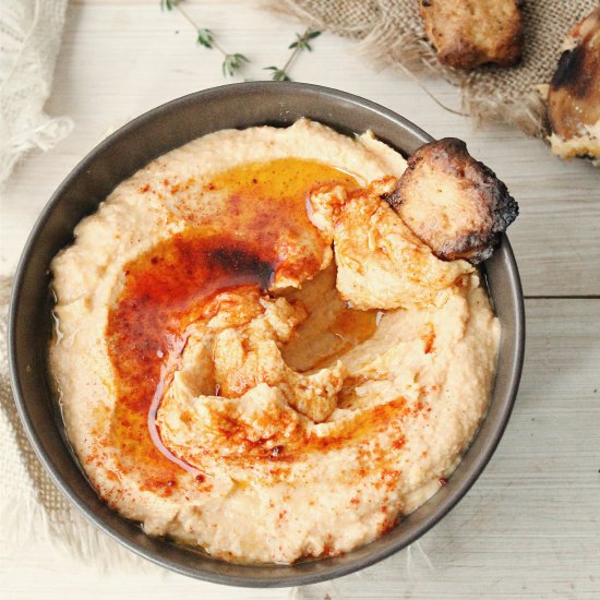 basic paprika hummus