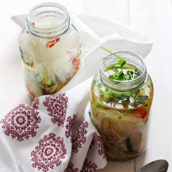 Mason Jar Instant Noodles