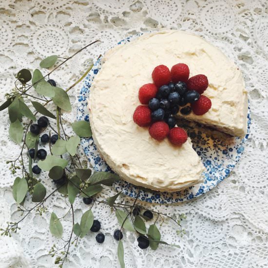 Mixed Berry Vanilla Cake