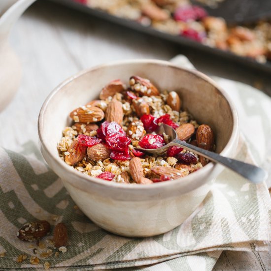 Granola with almonds & cranberries