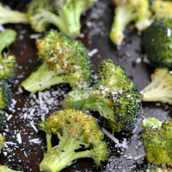 GARLIC PARMESAN ROASTED BROCCOLI