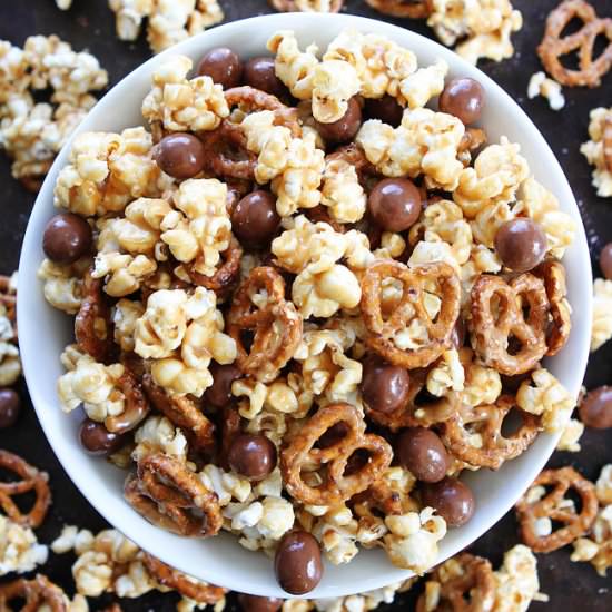 Peanut Butter Pretzel Caramel Corn