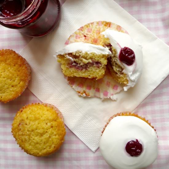 Fluffy Almond Cupcakes