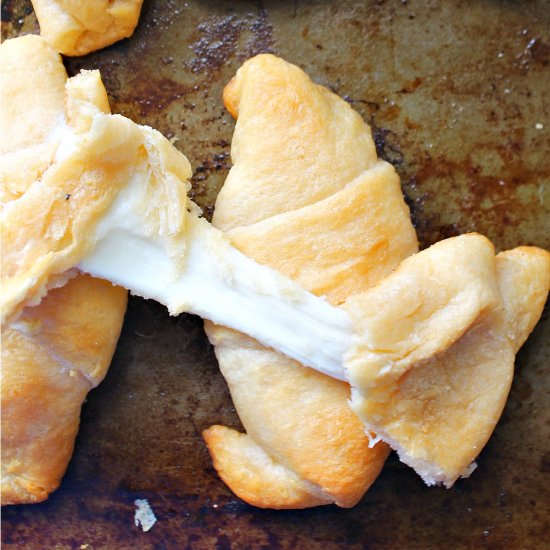 Cheesy Garlic Crescent Rolls