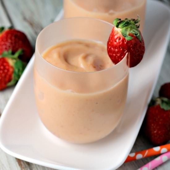 Easy Strawberry Mango Smoothies