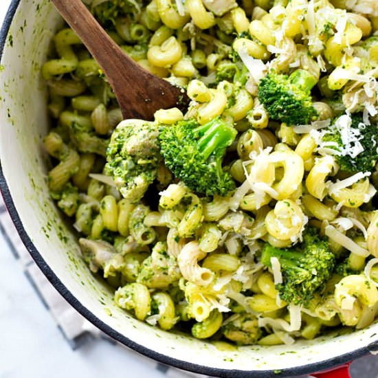 30-Minute Chicken Pesto Pasta