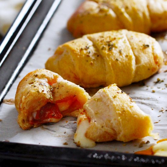 Garlic Pizza Crescent Rolls