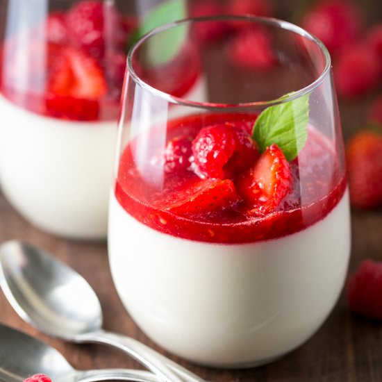 Panna Cotta with Berry Sauce