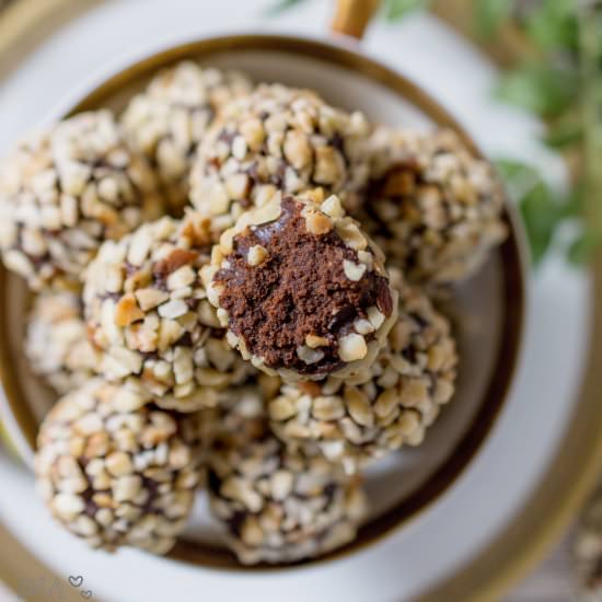 Gingerbread Truffles with Hazelnuts