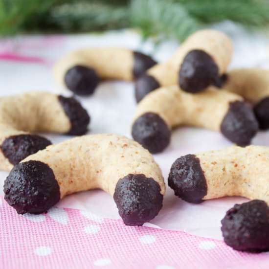 Vanilla Almond Crescent Cookies