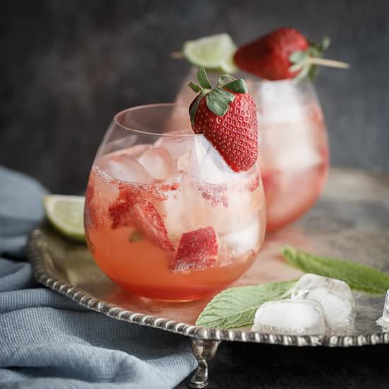 Strawberry Ginger Mocktail Mojito