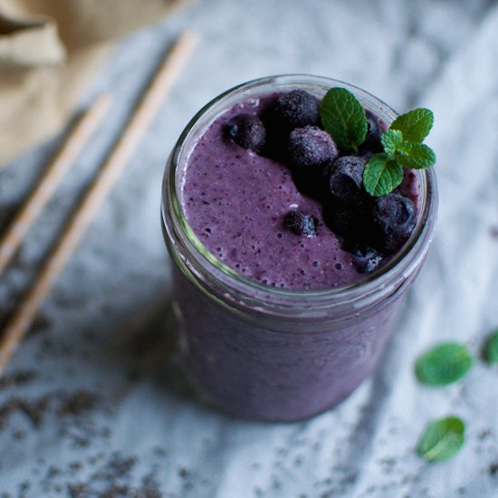 Blueberry Banana Chia Smoothie