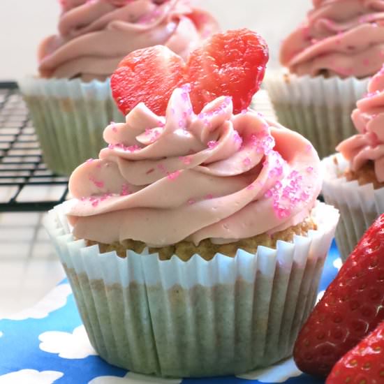 Almond and Strawberry Cupcakes