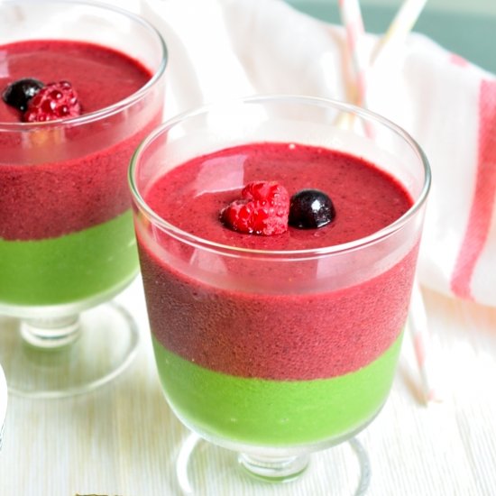 Berry Cherry Green Detox Smoothie