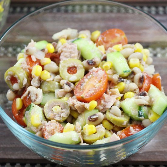 Black Eye Peas and Tuna Salad