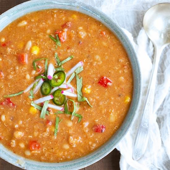 Spicy White Bean Quinoa Chili