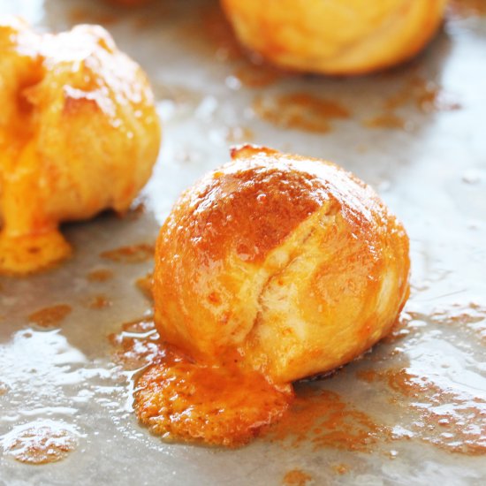 Cheddar Sriracha Pretzel Bites