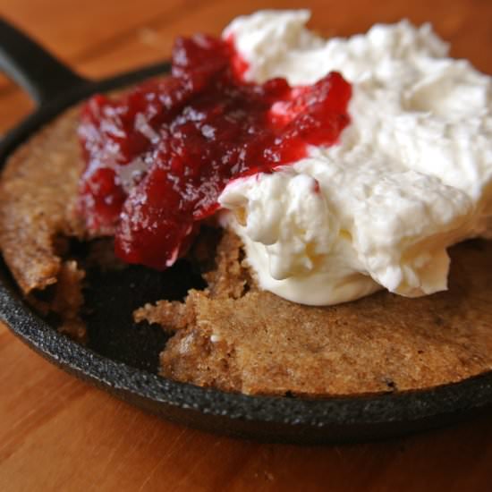 Low-Carb Gingerbread Skillet Cake