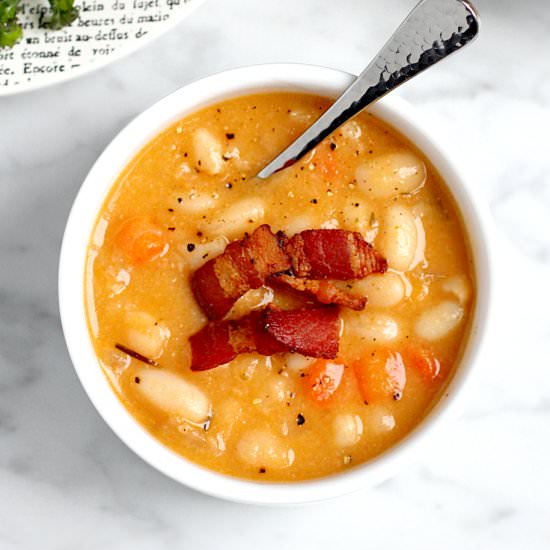 Creamy Bacon and White Bean Soup