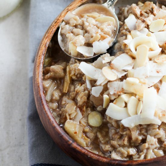 Almond Coconut Chai Spice Oatmeal