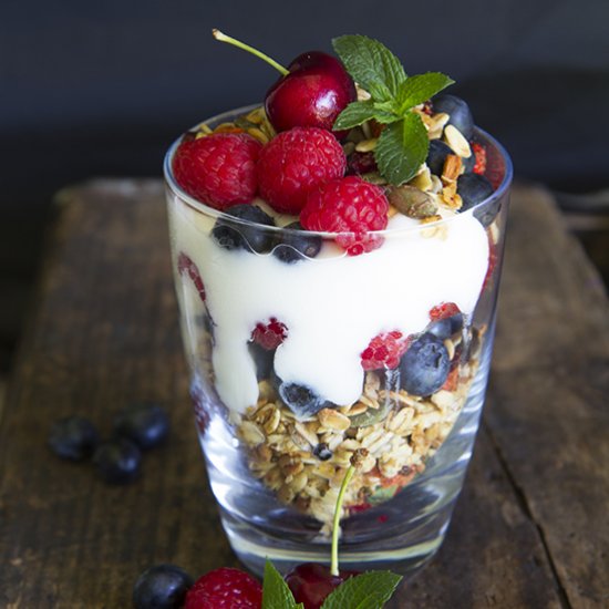 Mixed Berry Yogurt Crunch