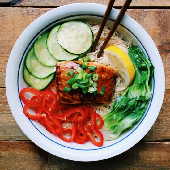 Chilled Salmon Noodle Bowls