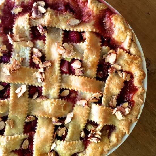 Strawberry Rhubarb Pie with Almonds