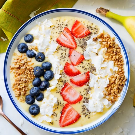 Tropical Breakfast Smoothie Bowl