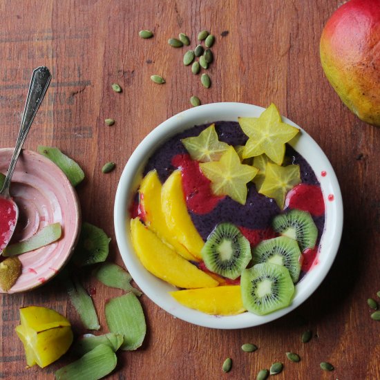 Mardi Gras Smoothie Bowl