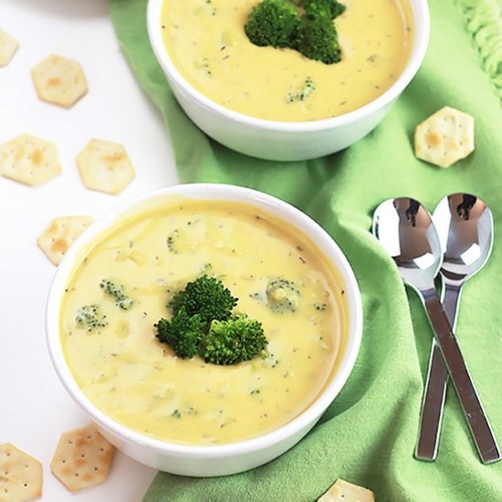 Un-Cheesy Potato Broccoli Soup