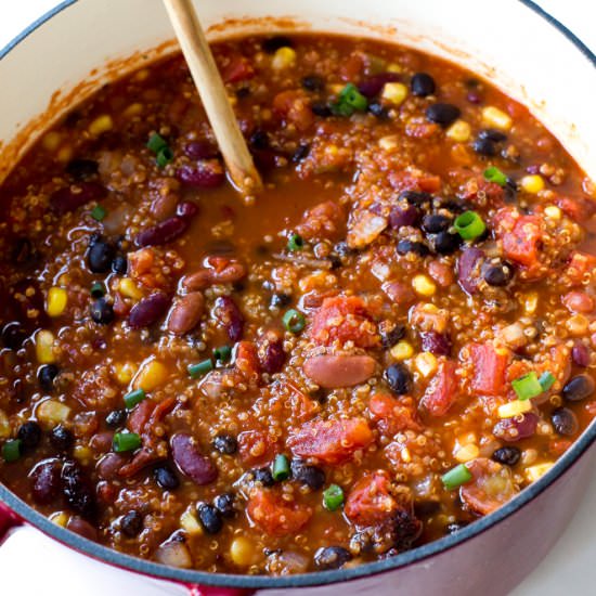 Healthy Vegetarian Quinoa Chili