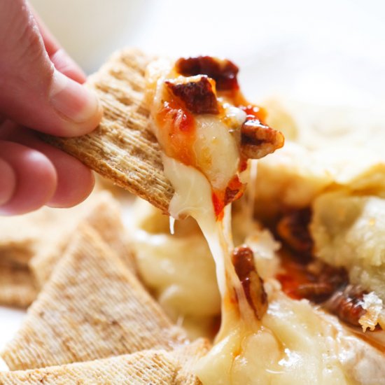 Baked Brie with Pecans & Pepper Jam