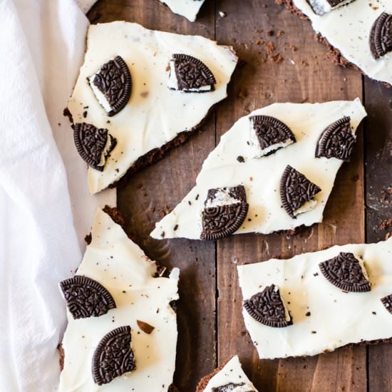 Cookies and Cream Brownie Bark