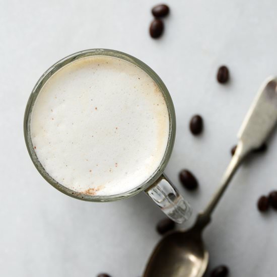 Easy Homemade Vanilla Almond Lattes