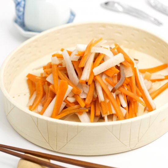 Carrot Salad with Dried Squid