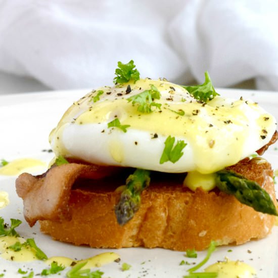 Eggs Benedict Crostini