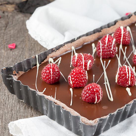 Chocolate tart with raspberries