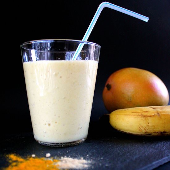 Mango banana spicy smoothie