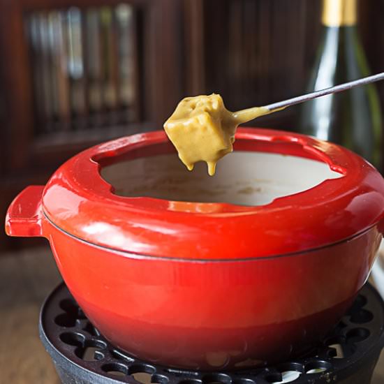 Guinness and Cheddar Fondue